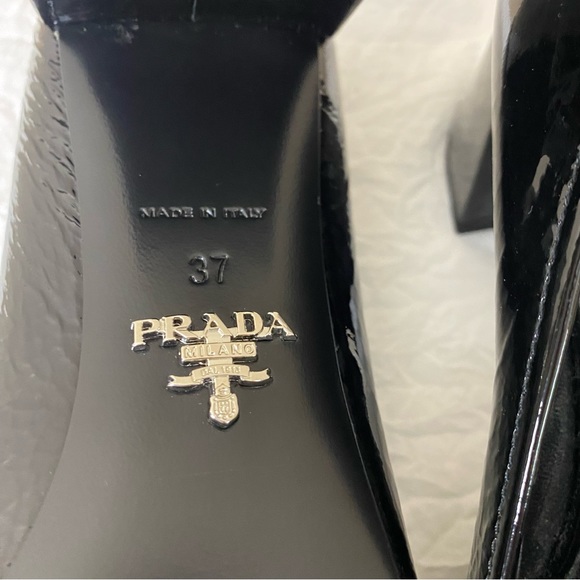 Prada Triangle-plaque square-toe black heeled patent leather loafers - Picture 4 of 11